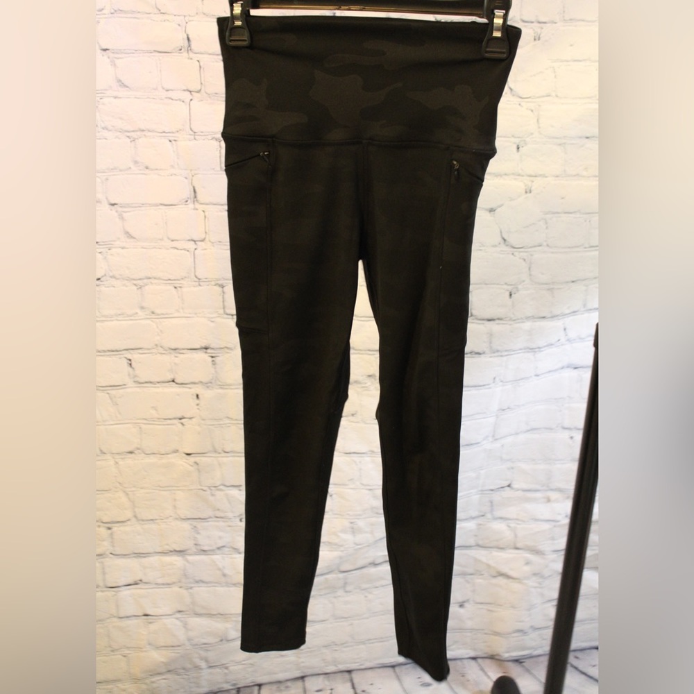 Nicole Miller Sport Camo Leggings